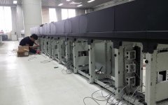 為什么操作臺必須具備線纜管理系統？