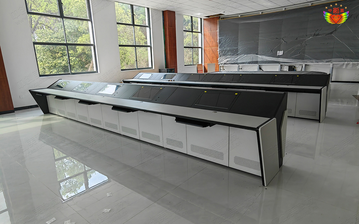 韶關(guān)某部隊監(jiān)控臺圖片